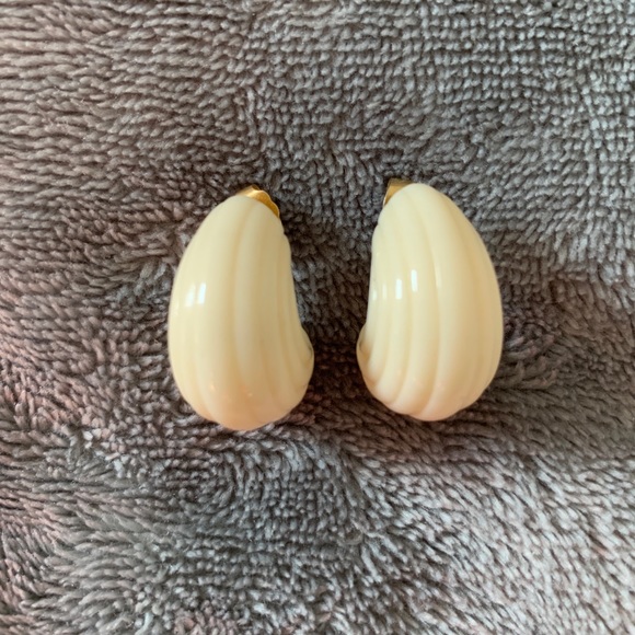 Avon Jewelry - Shell Shaped Earrings